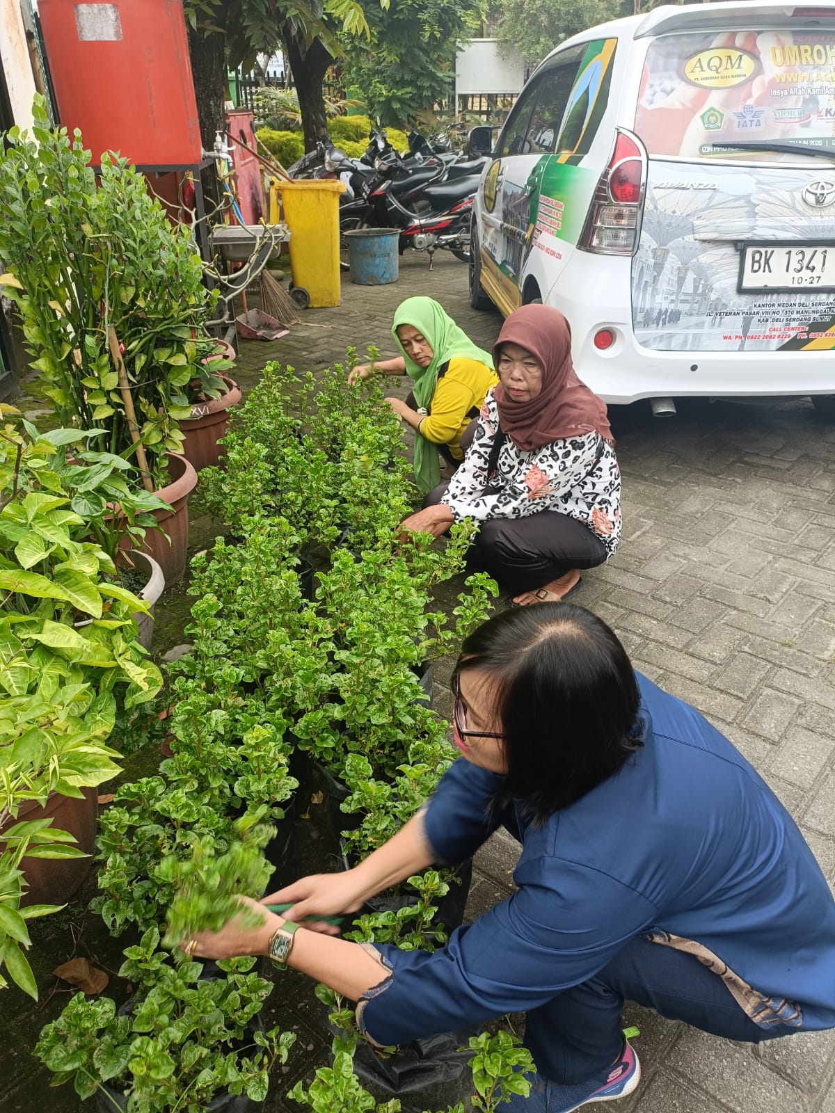 Camat Medan Helvetia Ajak Warga Manfaatkan Lahan Perkarangan untuk Tanaman Produktif