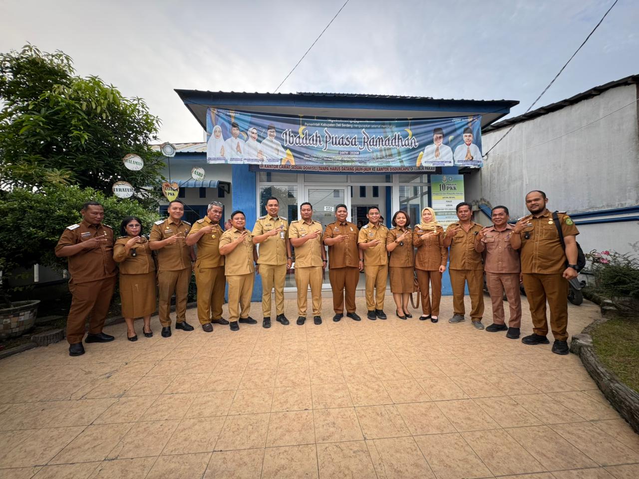 PERKUAT SINERGI LINTAS BATAS: CAMAT MEDAN HELVETIA DAN CAMAT SUNGGAL GELAR RAPAT KOORDINASI ATASI BANJIR HINGGA TAWURAN